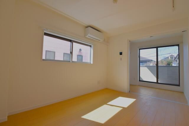 ストーンズ久米川の洋室