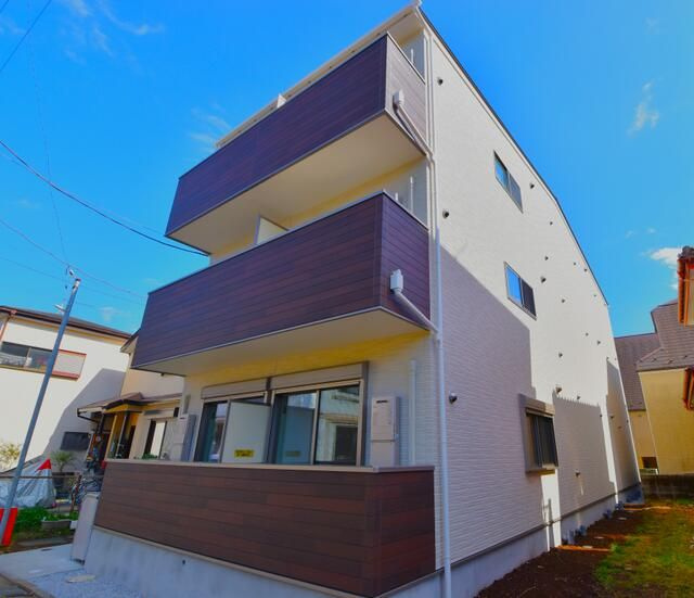 ストーンズ久米川の外観