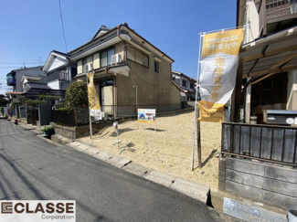 【外観パース】 | 城陽市富野西垣内　売土地　建築条件付き | 参考プランになりますので、お客様のお好みの外観を一緒に作らせていただきます。外壁には、メンテナンスが楽な光セラを採用しており、汚れがつきにくく、色あせもしにくいのでおススメです！