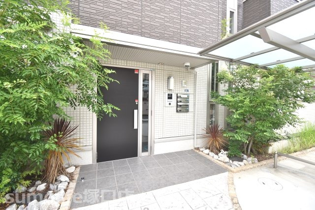 D-room行基町のエントランス