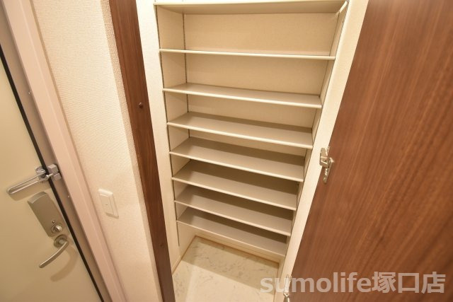 D-room行基町の収納