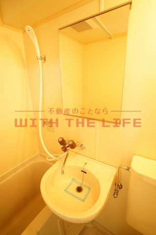 メゾンド・プレザージュ【キャッシュバック対象物件】の洗面所|使いやすい独立洗面台です