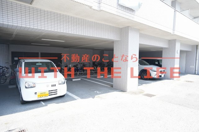 メゾンド・プレザージュ【キャッシュバック対象物件】の駐車場|駐車場です