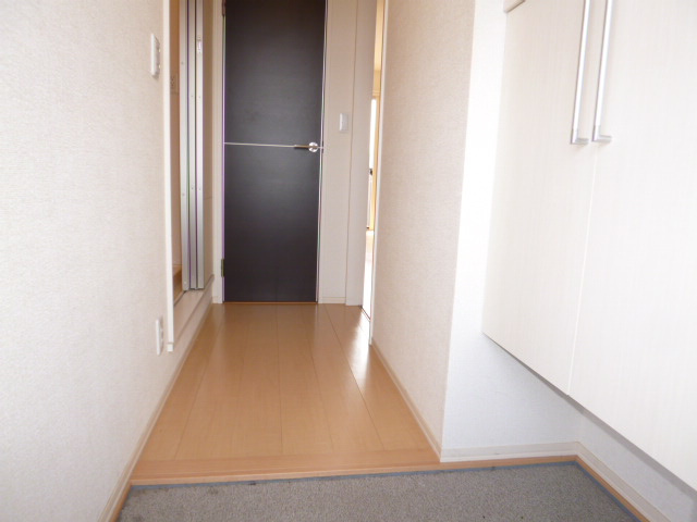 クレイドル浜町の玄関