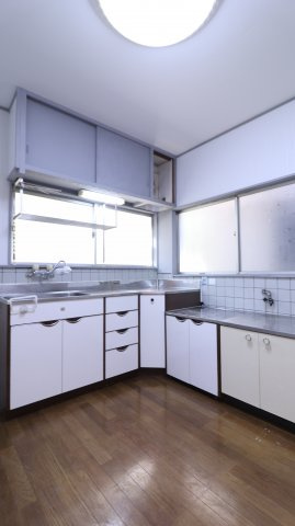 多聞台2丁目戸建のキッチン