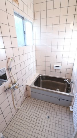 多聞台2丁目戸建の浴室