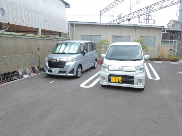 Stationsidecourtの駐車場