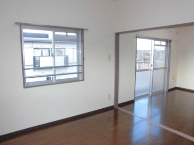 【洋室】 | コンフォート・ヴィラ