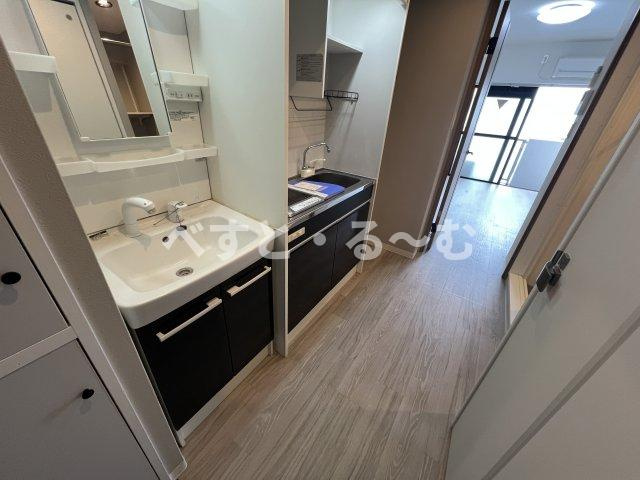 YKハイツ中崎Ⅱの独立洗面台