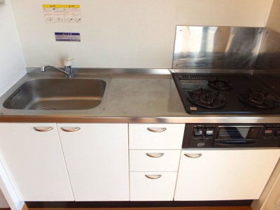 【キッチン】 | レオパレス備前香芝 | 三口コンロのシステムキッチン