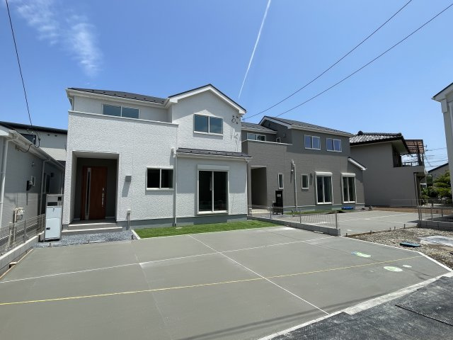 高崎市新町24-1期（全5棟）4号棟の前面道路含む現地写真