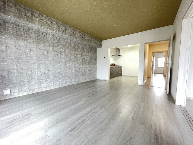 【居間・リビング】の画像