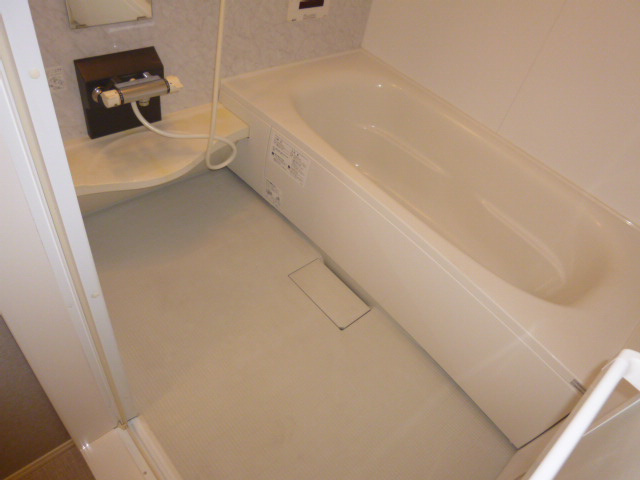 シャルムＢの浴室|追い焚きバス