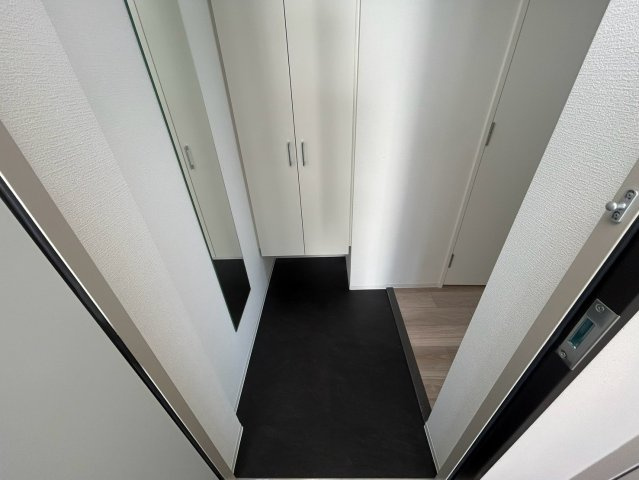 セレニテ難波ミラク参番館の玄関