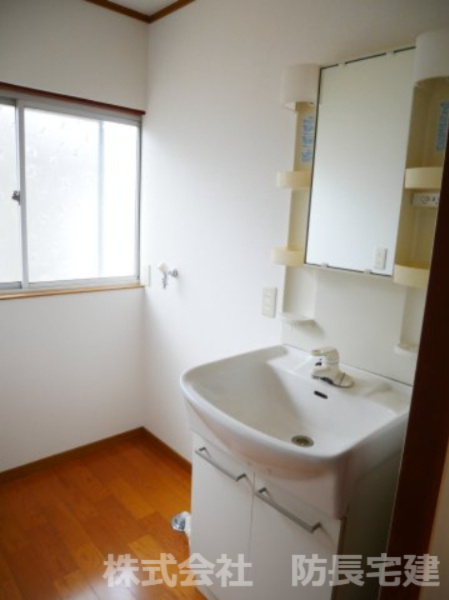 桜畠５丁目防長宅建借家の洋室