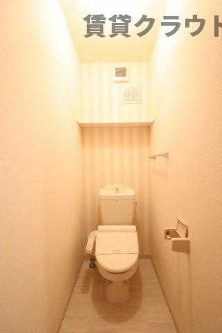 エスペランサAのトイレ|ゆったりとした空間のトイレです