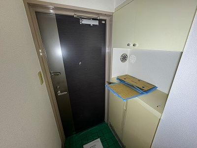 グランデ東中野の玄関