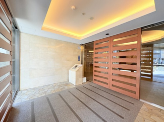 【エントランス】