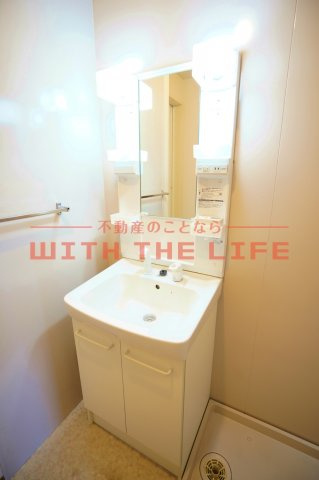 レ・ファミール・ド・ジョイ60【キャッシュバック対象物件】の独立洗面台|朝の身支度には欠かせない独立洗面化粧台