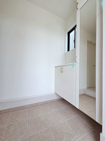 【玄関】 | 大府市横根町1期4号棟