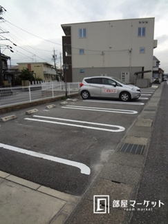 【駐車場】