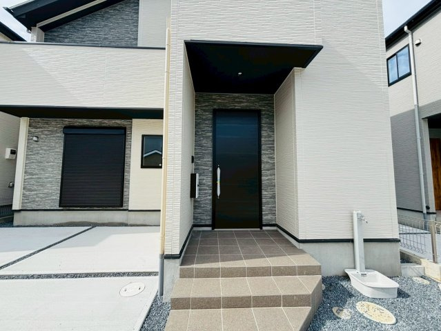 成田市並木町３期　３号棟のエントランス