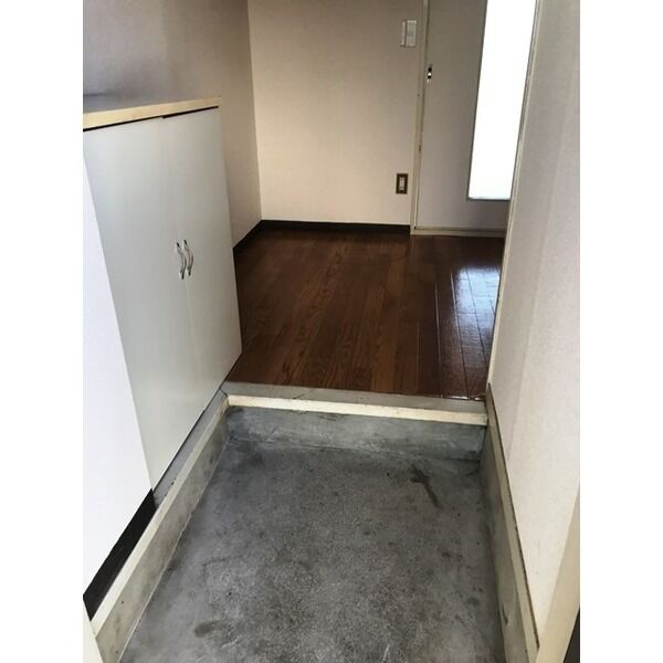 ニューシティ丸山Ａ・Ｂの玄関