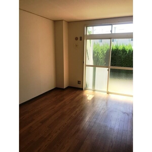 ニューシティ丸山Ａ・Ｂの居間・リビング