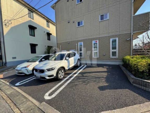 プリムローズⅢの駐車場|弊社ホームページに写真がたくさんあります♪