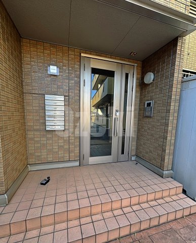 プリムローズⅢのエントランス|弊社ホームページに写真がたくさんあります♪