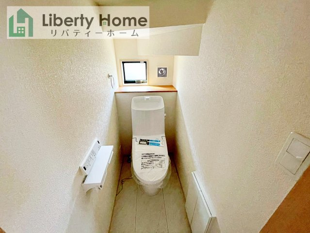 つくば市高見原1丁目23-P1　新築戸建　10号棟のトイレ