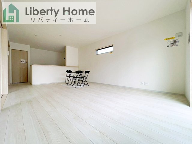 つくば市高見原1丁目23-P1　新築戸建　10号棟の居間・リビング