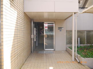 【エントランス】