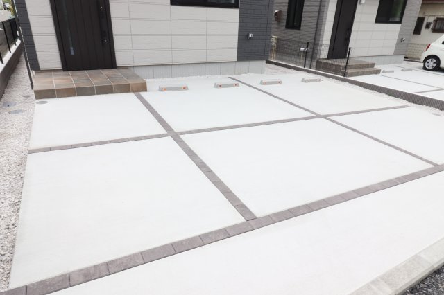 ルミナスⅠの駐車場