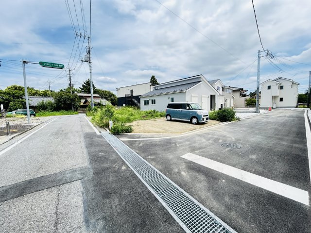 新築　高崎市新町24-1期　LINAGE　3号棟の前面道路含む現地写真|現地写真　南側接道幅員約5ｍ