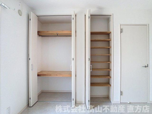 直方市大字感田のアパートの収納