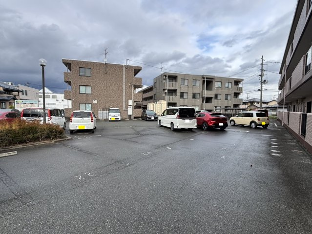 ラ・フルールAの駐車場