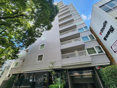 パインフィールド御池の外観
