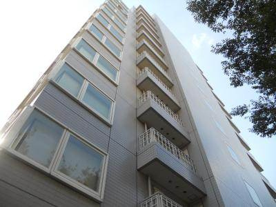 パインフィールド御池の外観