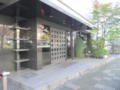 パインフィールド御池の外観