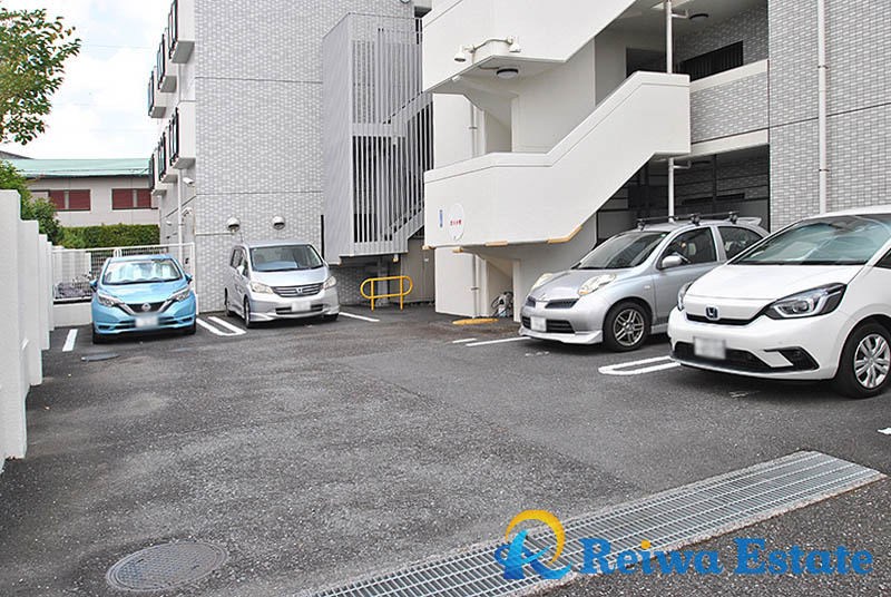 ライオンズマンション茅ヶ崎海岸の駐車場