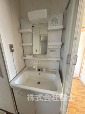 伊万里市大坪町甲のアパートの独立洗面台
