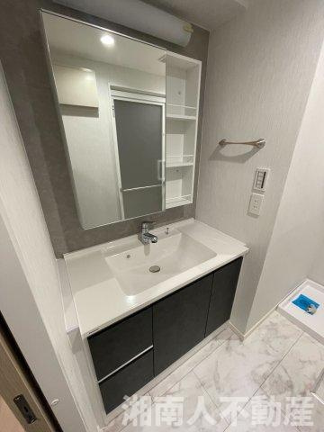 リフォーム済み！　ダイアパレス茅ヶ崎鶴嶺の独立洗面台|独立洗面化粧台が付いています