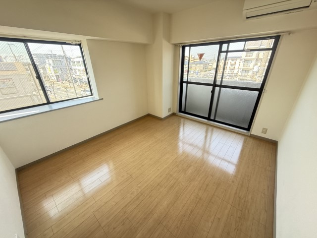 ライフタウンⅡの居間・リビング|ゆったり過ごせる居間です