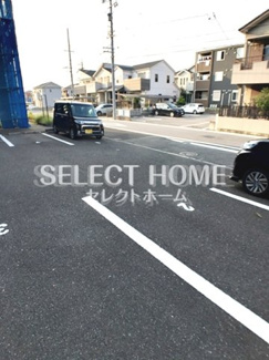 【駐車場】 | 駐車場があるので、車を買う予定の方も安心です