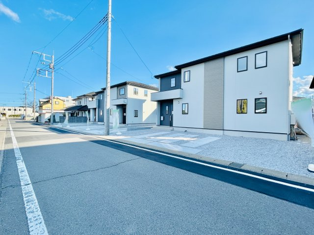 高崎市筑縄町の前面道路含む現地写真|前面道路6ｍで出入りも安心です♪