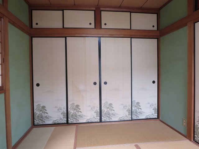 中古戸建　大東市津の辺町（昭和58築）の和室|２階和室は収納充実！