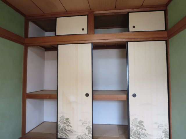 中古戸建　大東市津の辺町（昭和58築）のその他|２階和室押し入れはたっぷり収納できます☆