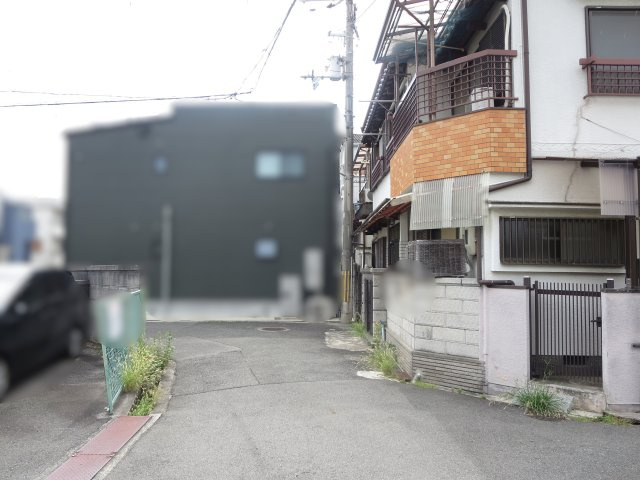 中古戸建　大東市津の辺町（昭和58築）の前面道路含む現地写真