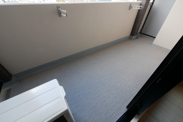 シャテーニュ上本町のバルコニー